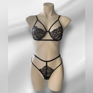 NWT Black Bustier Bra Thong Lingerie Set Embroidered Lace Belt Details XS/S